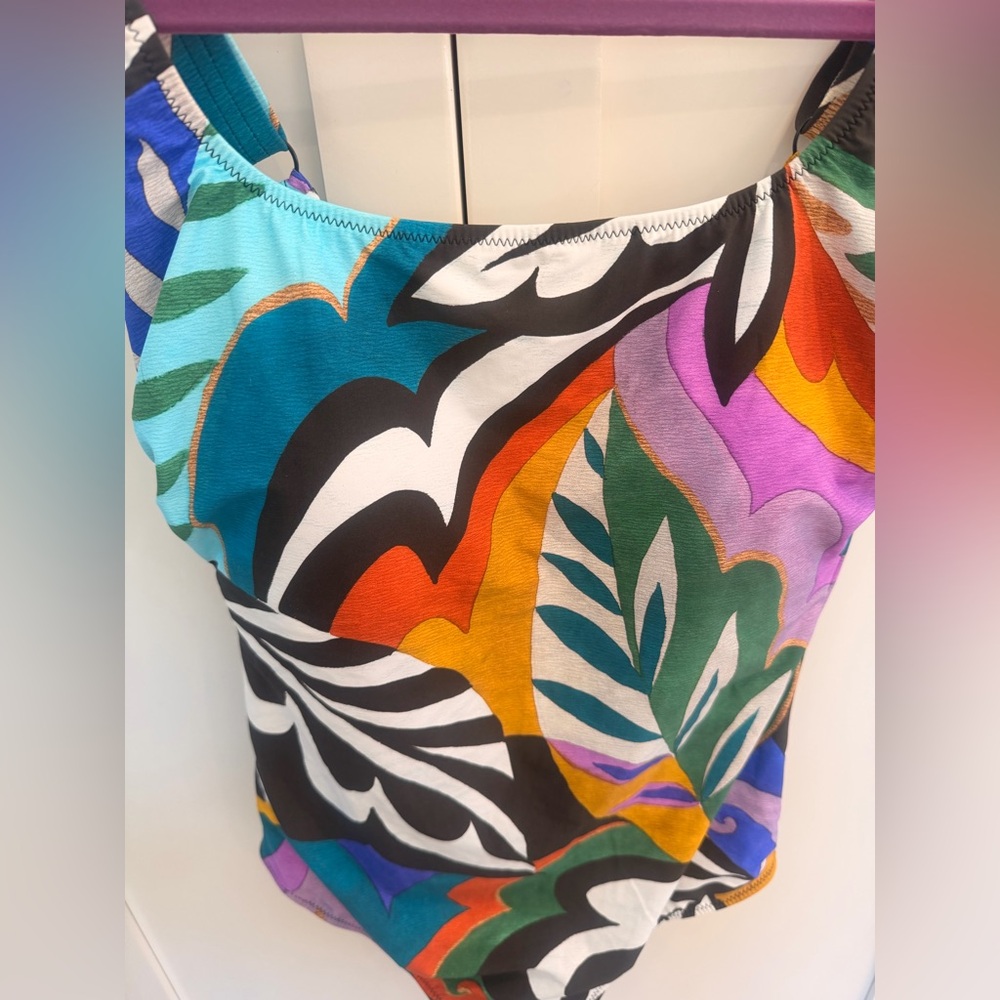 Gottex Tribal Art One-Piece Swimsuit! Never worn size 14! Beautiful!! - Picture 2 of 5